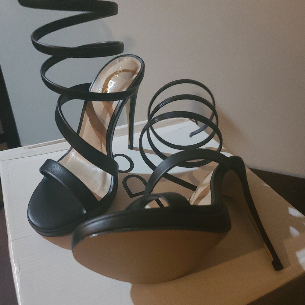 Black swirl stiletto